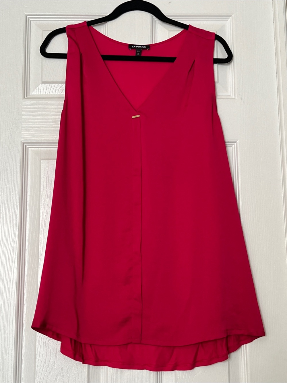 Express Bright Pink V-Neck Sleeveless Shell Top with Gold Accent